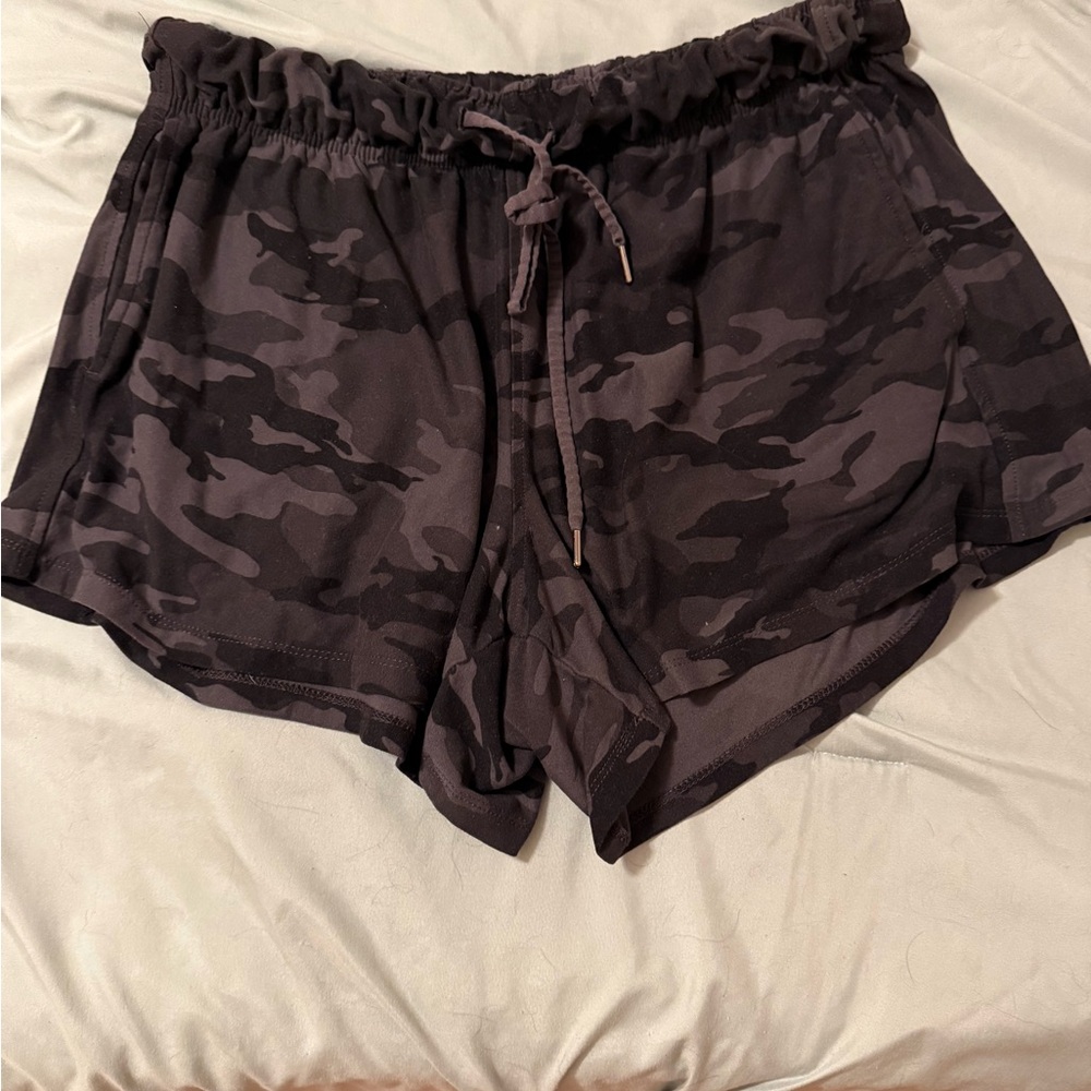 Women's large Camo Black Shorts
